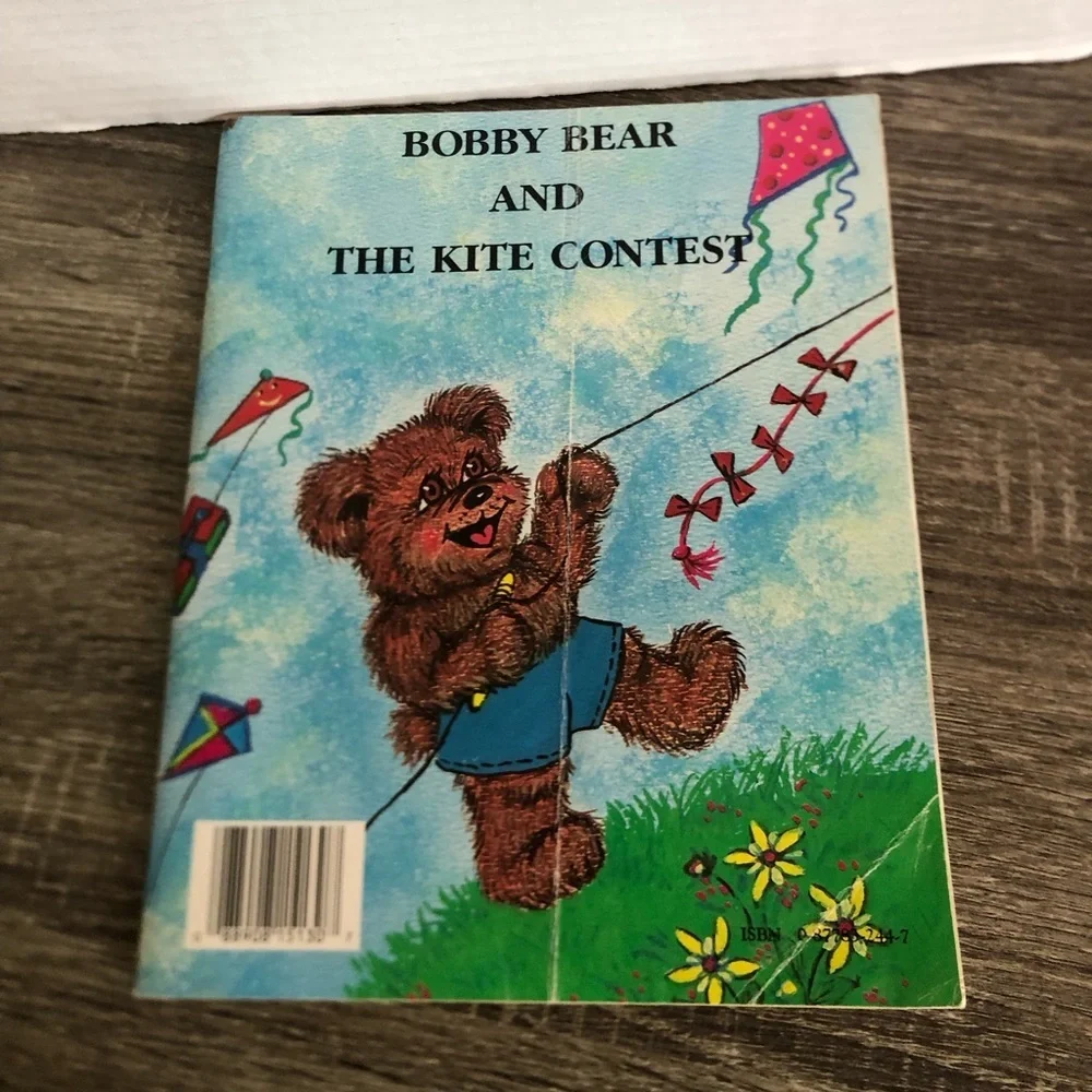 Vtg Bobby Bear's Treasure Hunt and the Kite Contest Two in One Book - Picture 2 of 15